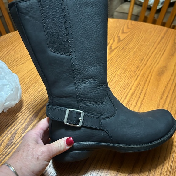 New w/o tags Merrell boots - Picture 5 of 5